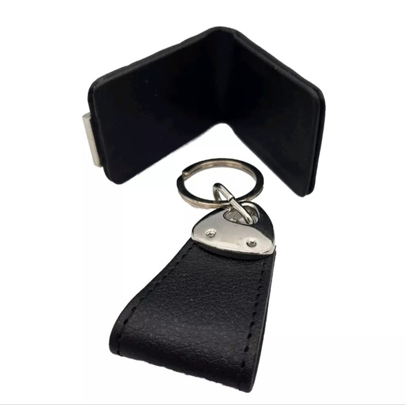 Black Key Fob & Magnetic Money Clip with Silvertone Hardware New Without Box - Picture 3 of 4